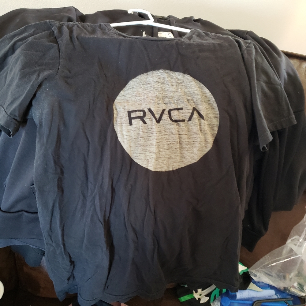 L Youth RVCA T-shirt